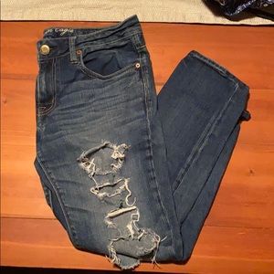 American eagle distressed jeans size 6